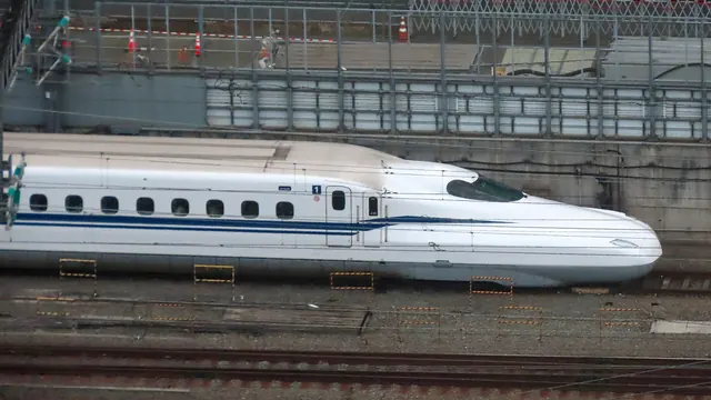 N700S J39 leaving Shinagawa